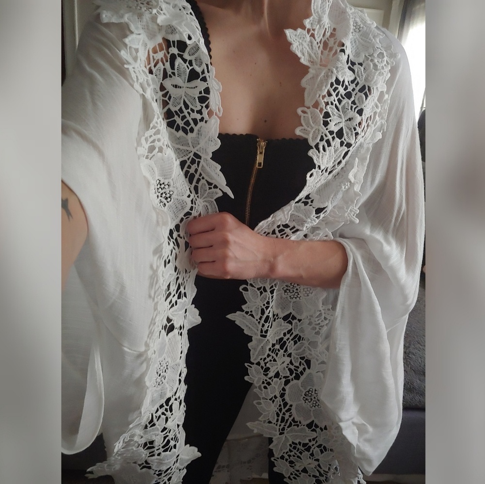 Merona white lace kimono